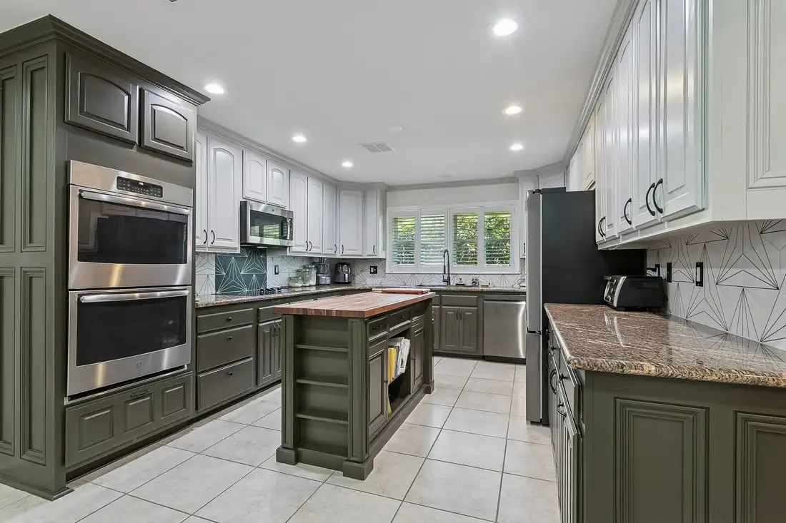 5451 Canal Boulevard property photo
