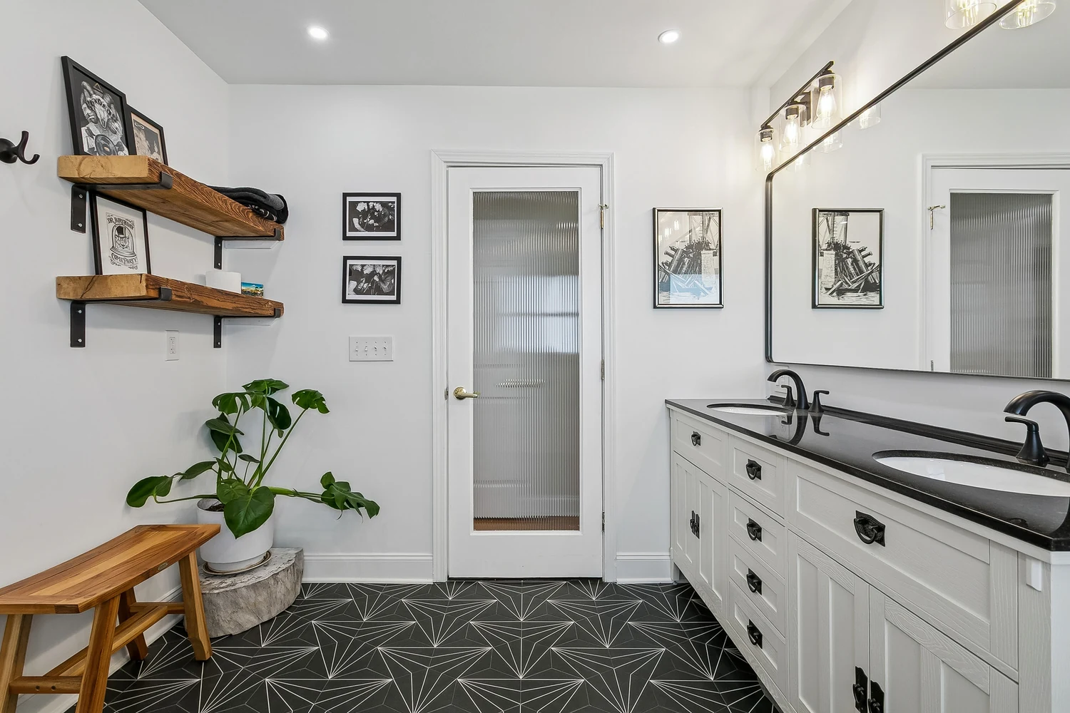 5451 Canal Boulevard property photo